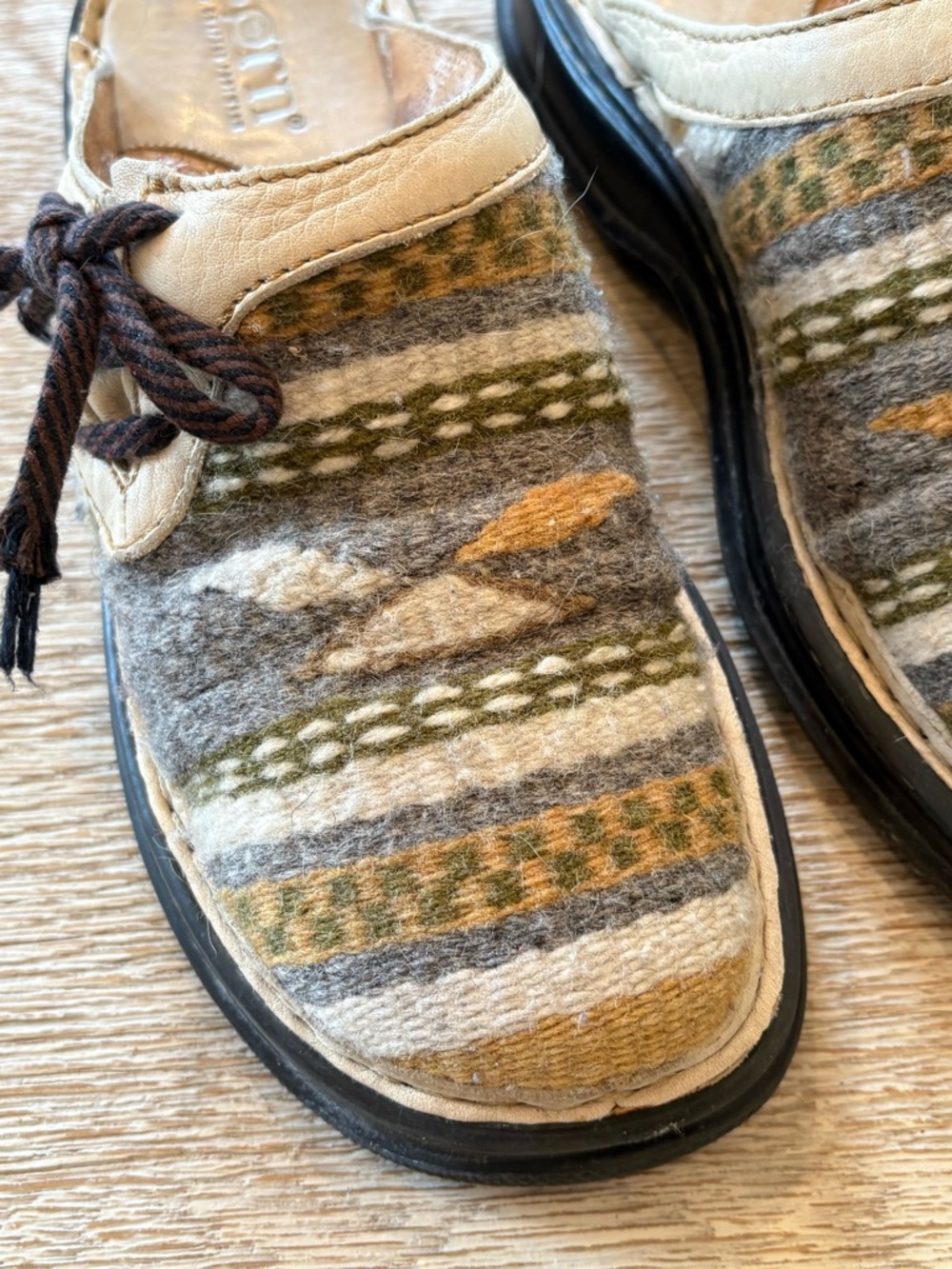 Born Wool Patterned Clogs Slides Mule Slippers Patterned Rubber Treaded Sole - Picture 8 of 8